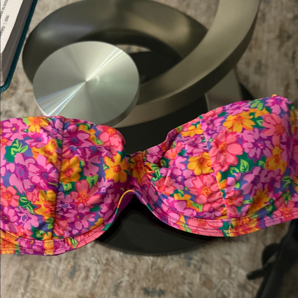 Frankie's Bikinis Pink Floral Top